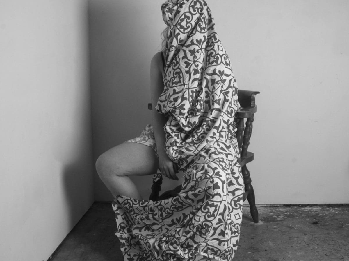 Roisin White, Lay Her Down Upon Her Back